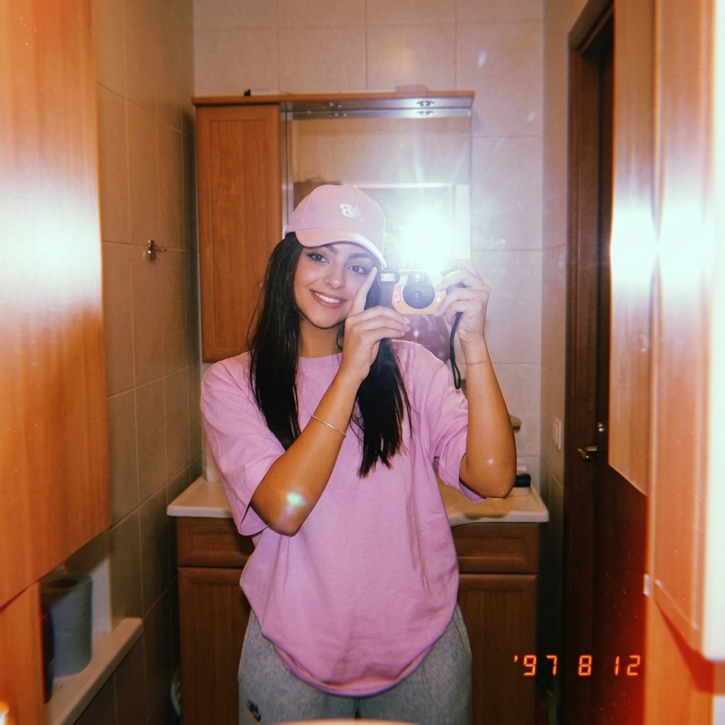 8 Nostalgic 90s Disposable Camera Gemini Photo Prompts for Girls